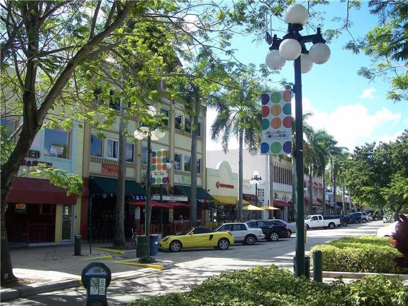Downtown Hollywood Beach Students' Dorm Vandrehjem Eksteriør billede